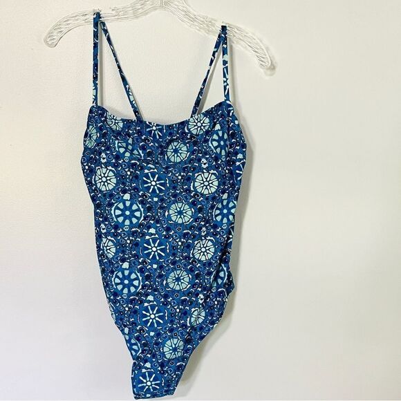 NWT New RHODE Zinnia Floral Print
One Piece Swimsuit Blue Size
Large 12-14 - Picture 5 of 12